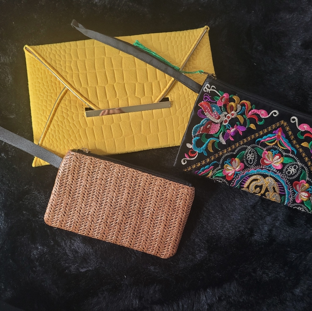 Set of 3 bags.